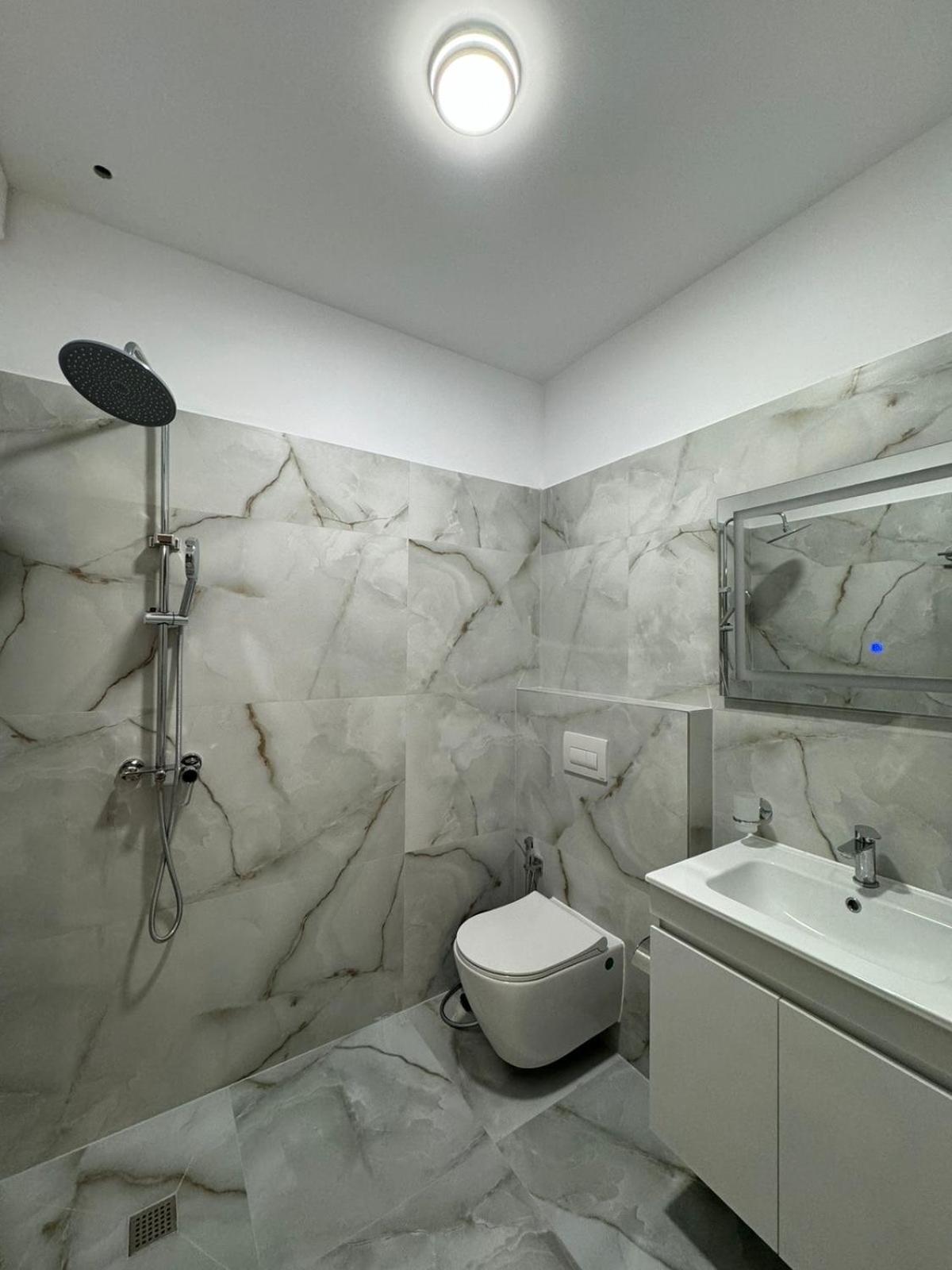 Hotel The White Troy à Saranda Extérieur photo