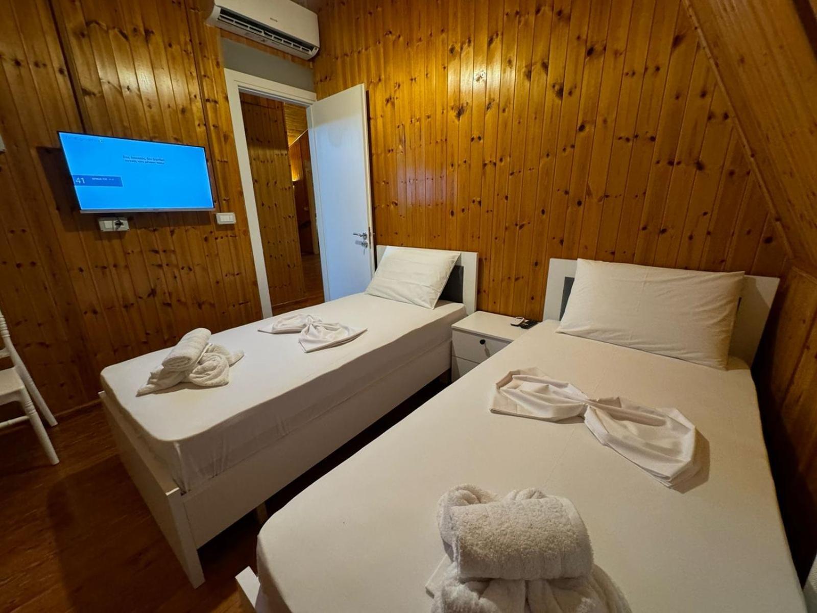 Hotel The White Troy à Saranda Chambre photo